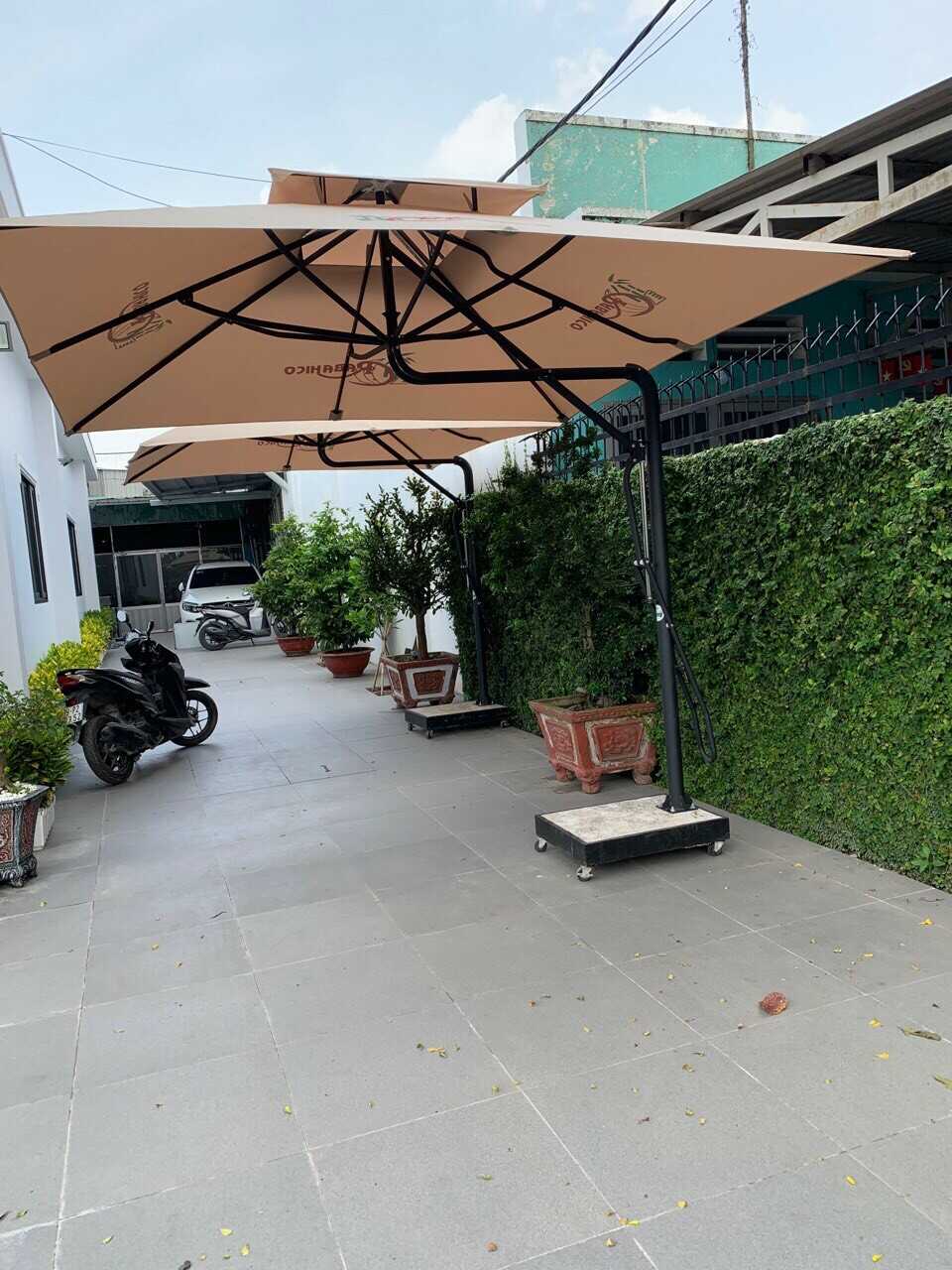 Quang Lợi sản xuất dù ngoài trời, ô lệch tâm, ô dù cho quán cafe giá rẻ